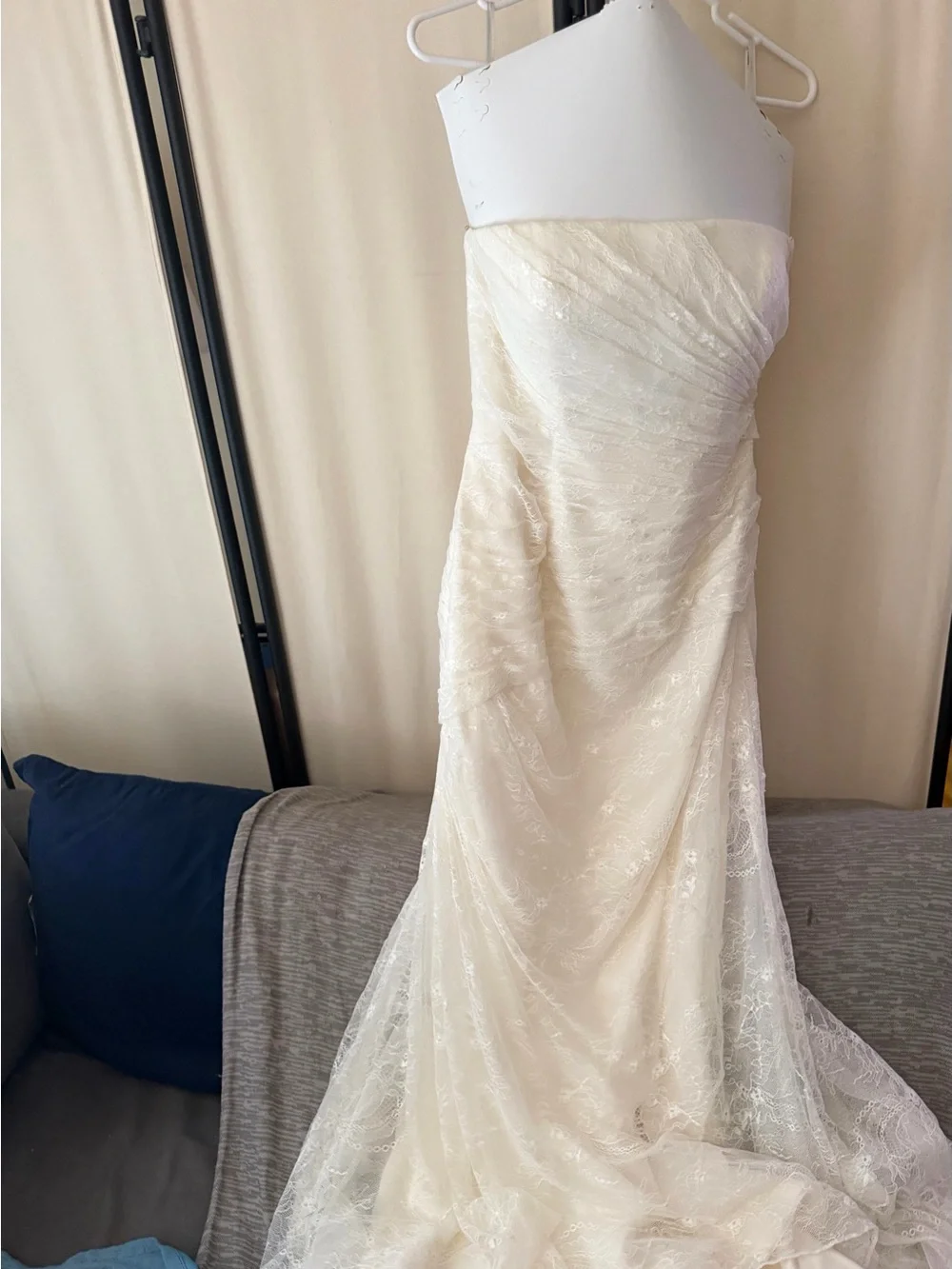 White by Vera Wang Ivory Lace Strapless Skirted Gown in Original box